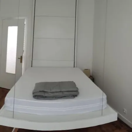 Апартаменты Moderne A 2 Pas Du Centre -5pax *