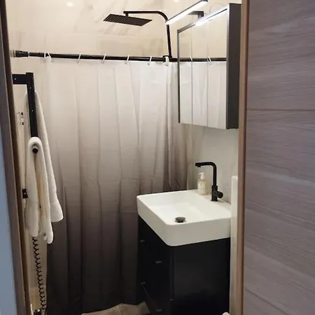 Moderne A 2 Pas Du Centre -5pax *